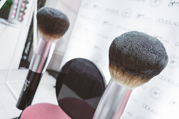 IT Cosmetics